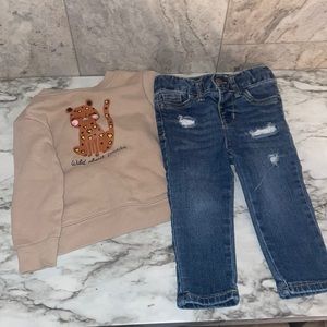 Used infants size 18 months blue jeans and sweater top